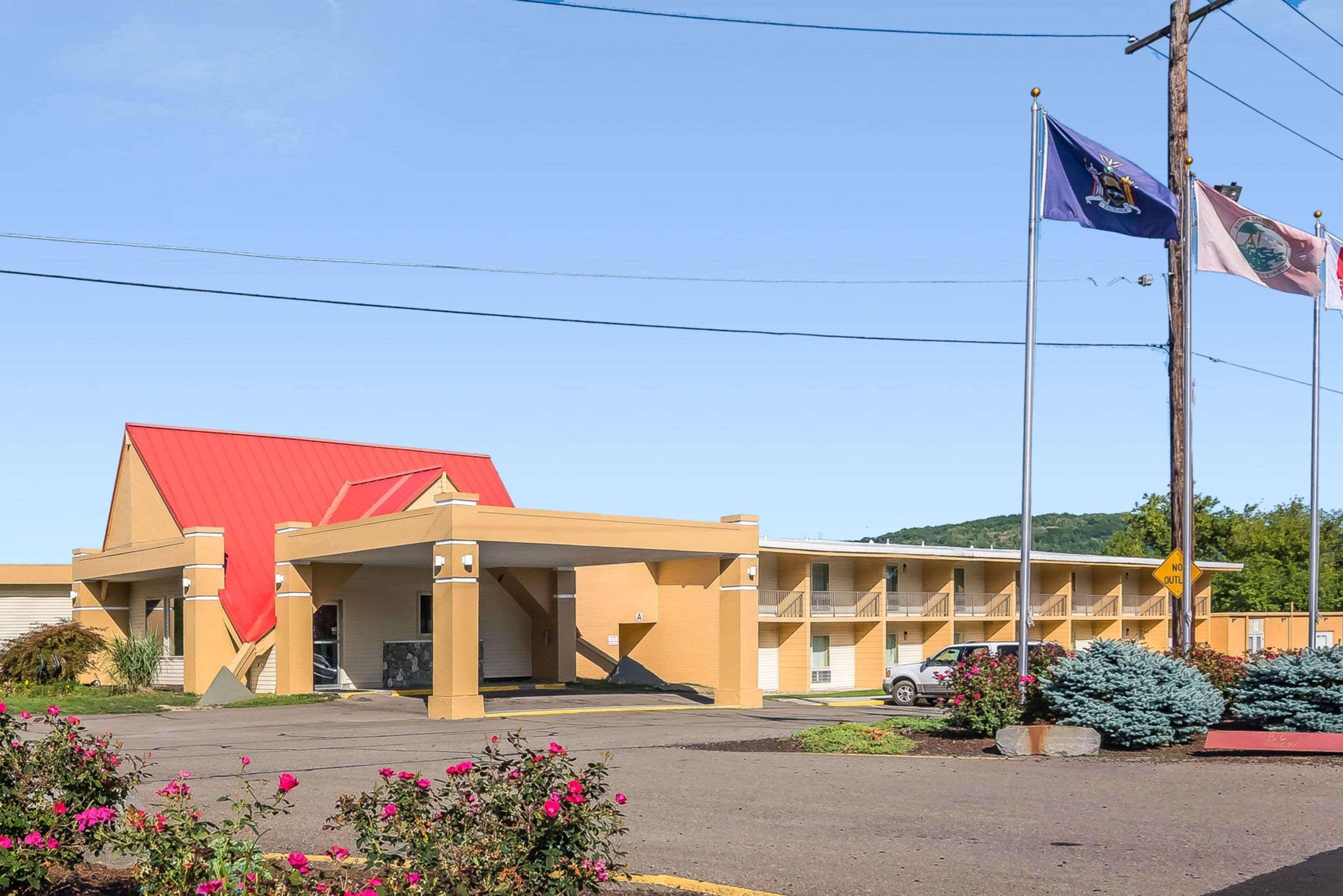 Econo Lodge Inn & Suites Binghamton Exterior foto