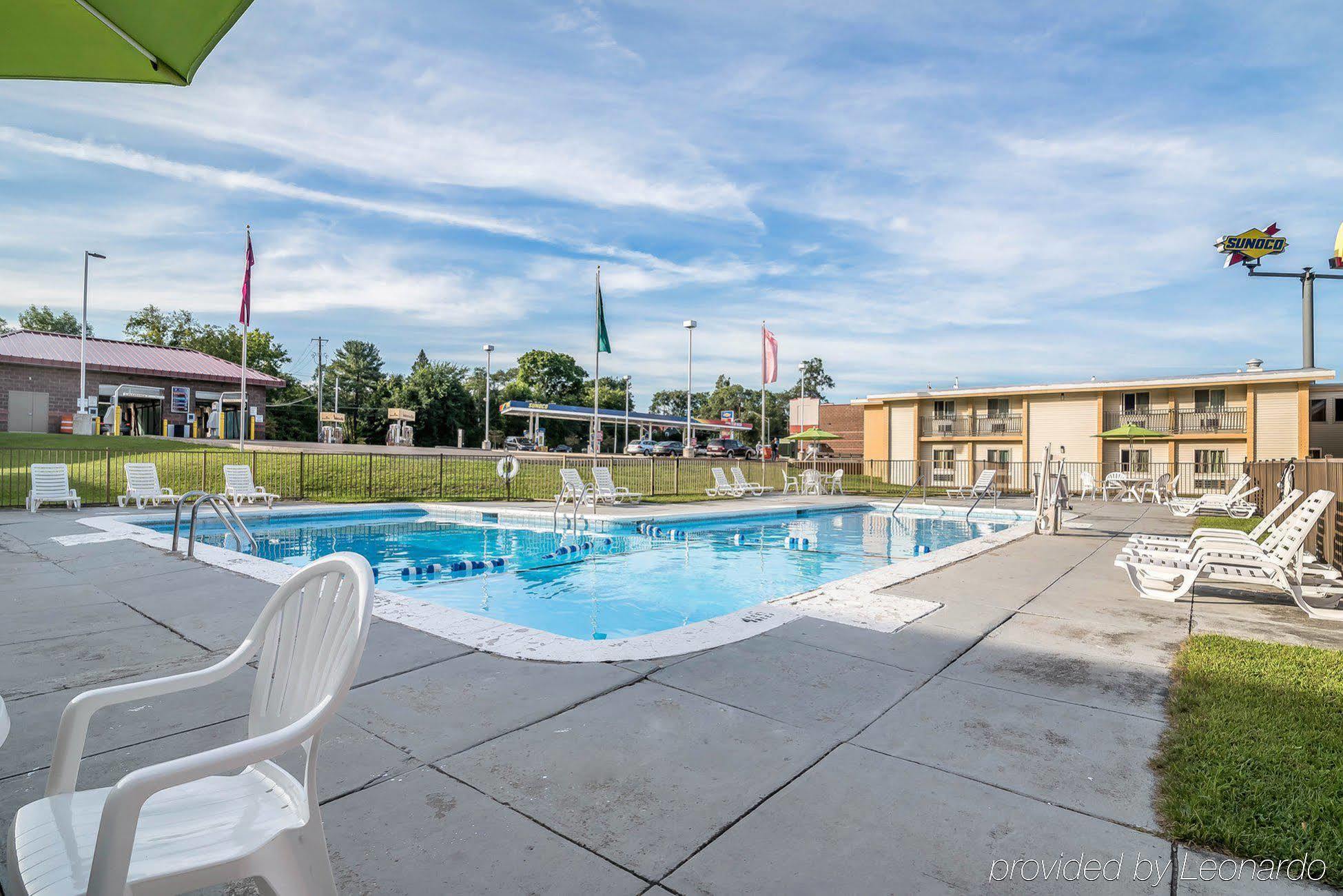 Econo Lodge Inn & Suites Binghamton Exterior foto